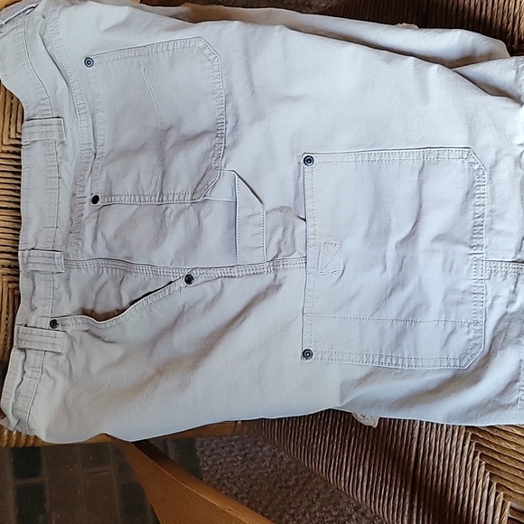 C.E. Schmidt Workwear cargo shorts, tan, size 40 - Picture 8 of 11